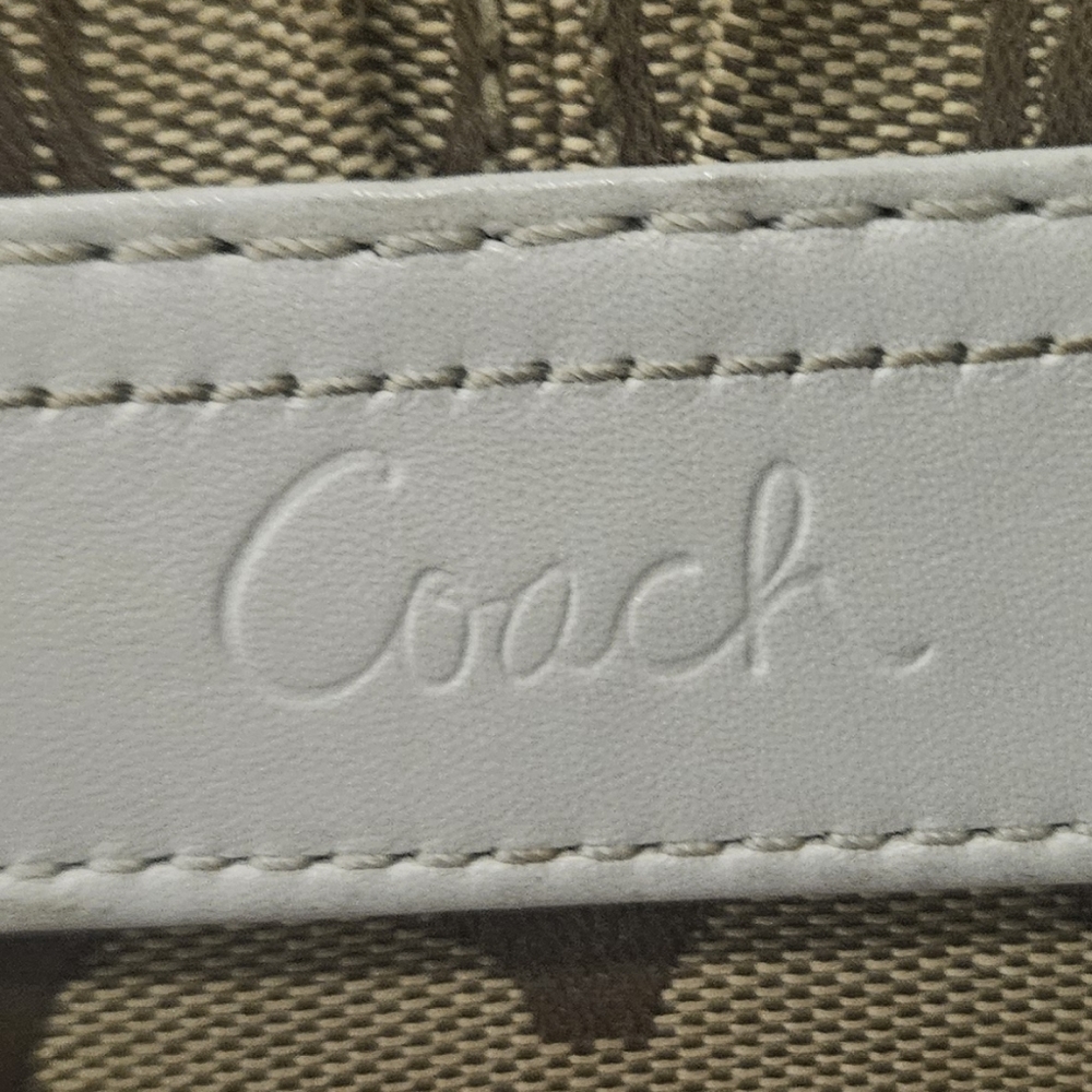 Coach White and Tan Signature Wallet - Picture 2 of 4